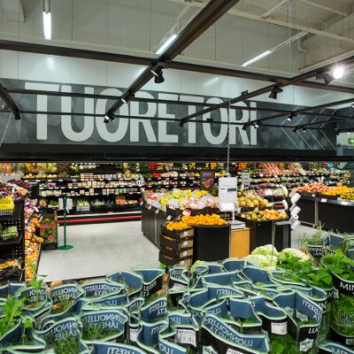 Citymarket – Kaikki yleisvalojen loisteputket uusittiin ja värintoisto parani merkittävästi.