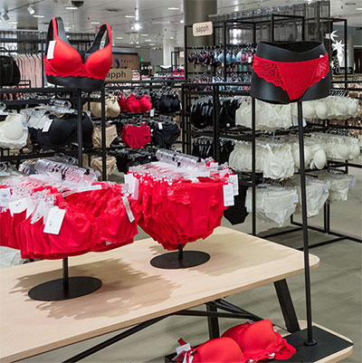 Stockmann, Helsinki – Materiaalit, värit ja struktuurit pääsevät uudistuksen myötä esille.