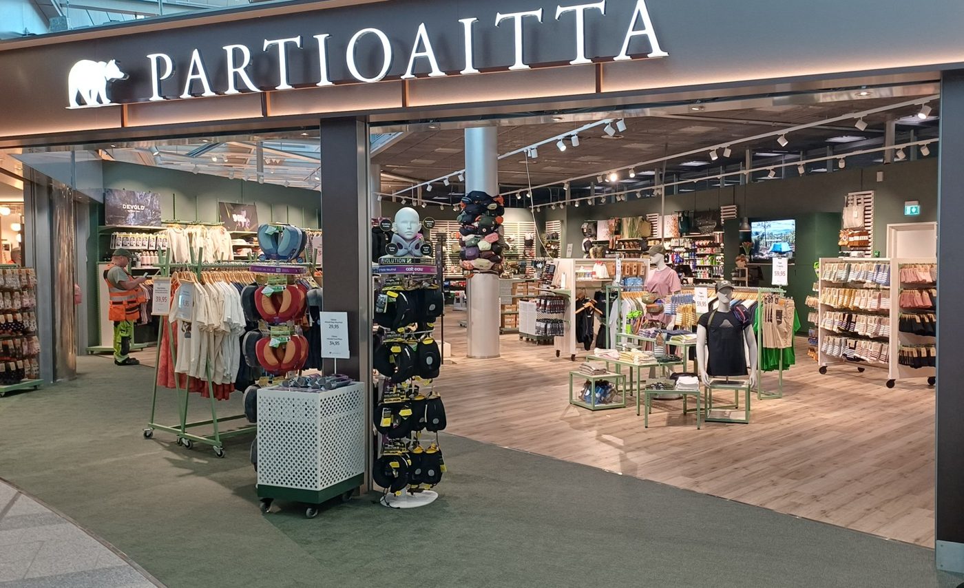 Partioaitan myymälä uudistetulla kohdevalaistuksella